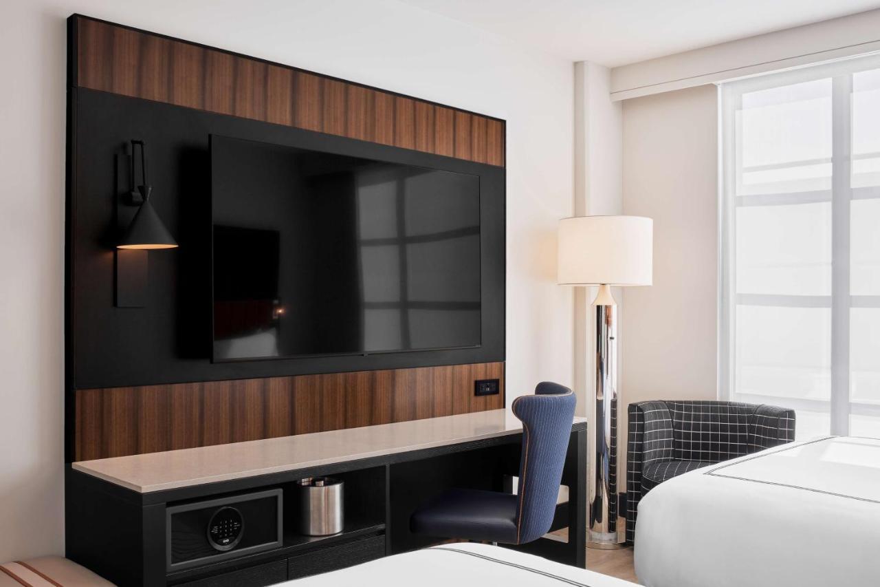 The Godfrey Detroit, Curio Collection By Hilton Hotell Eksteriør bilde