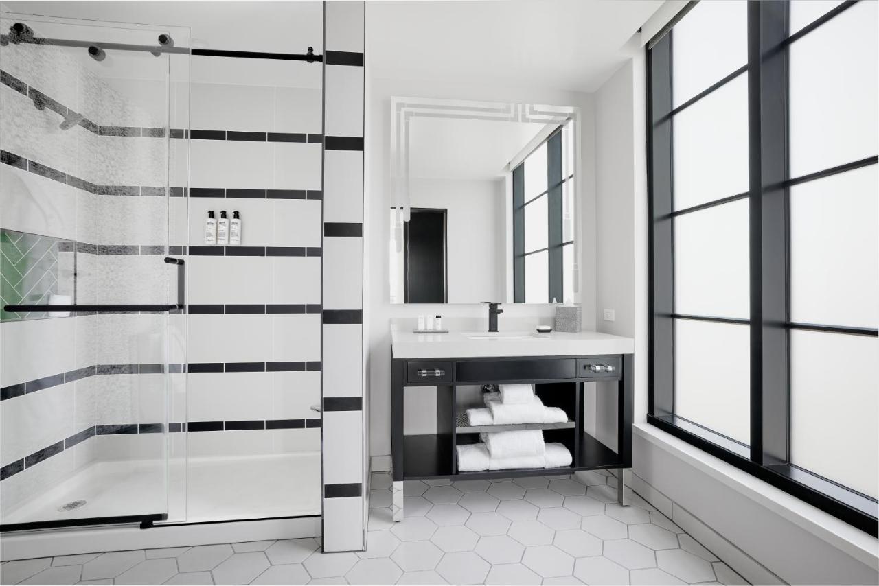 The Godfrey Detroit, Curio Collection By Hilton Hotell Eksteriør bilde