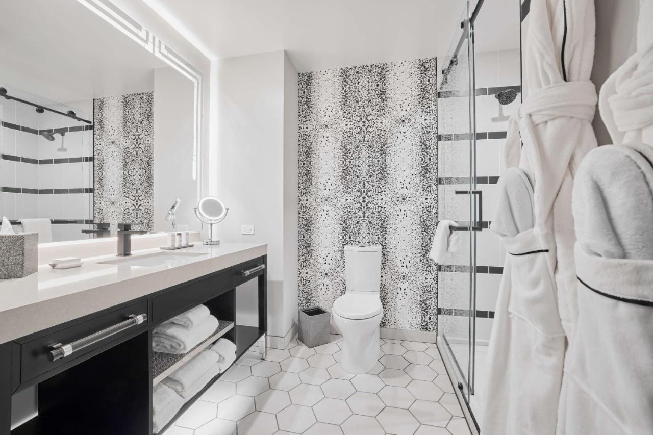 The Godfrey Detroit, Curio Collection By Hilton Hotell Eksteriør bilde